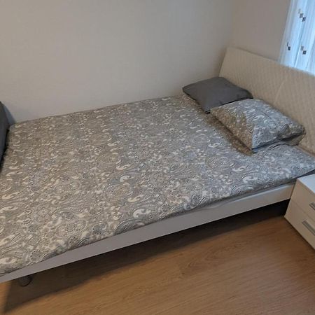 Studio Meuble Pour 2 - Proche De Montreux Esterno foto